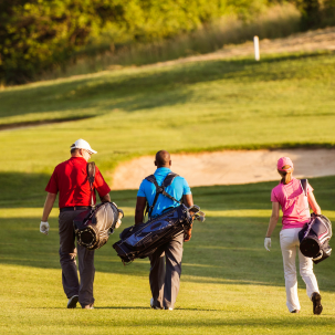 How to Host a Memorable Golf Day, From Tee-off to Toast